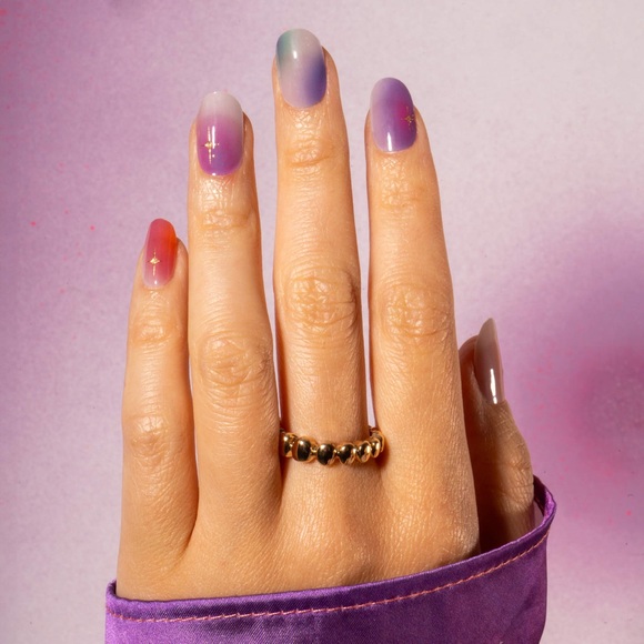 ManiMe Ethereal Aura Standard Fit Nail Gels - Picture 3 of 6